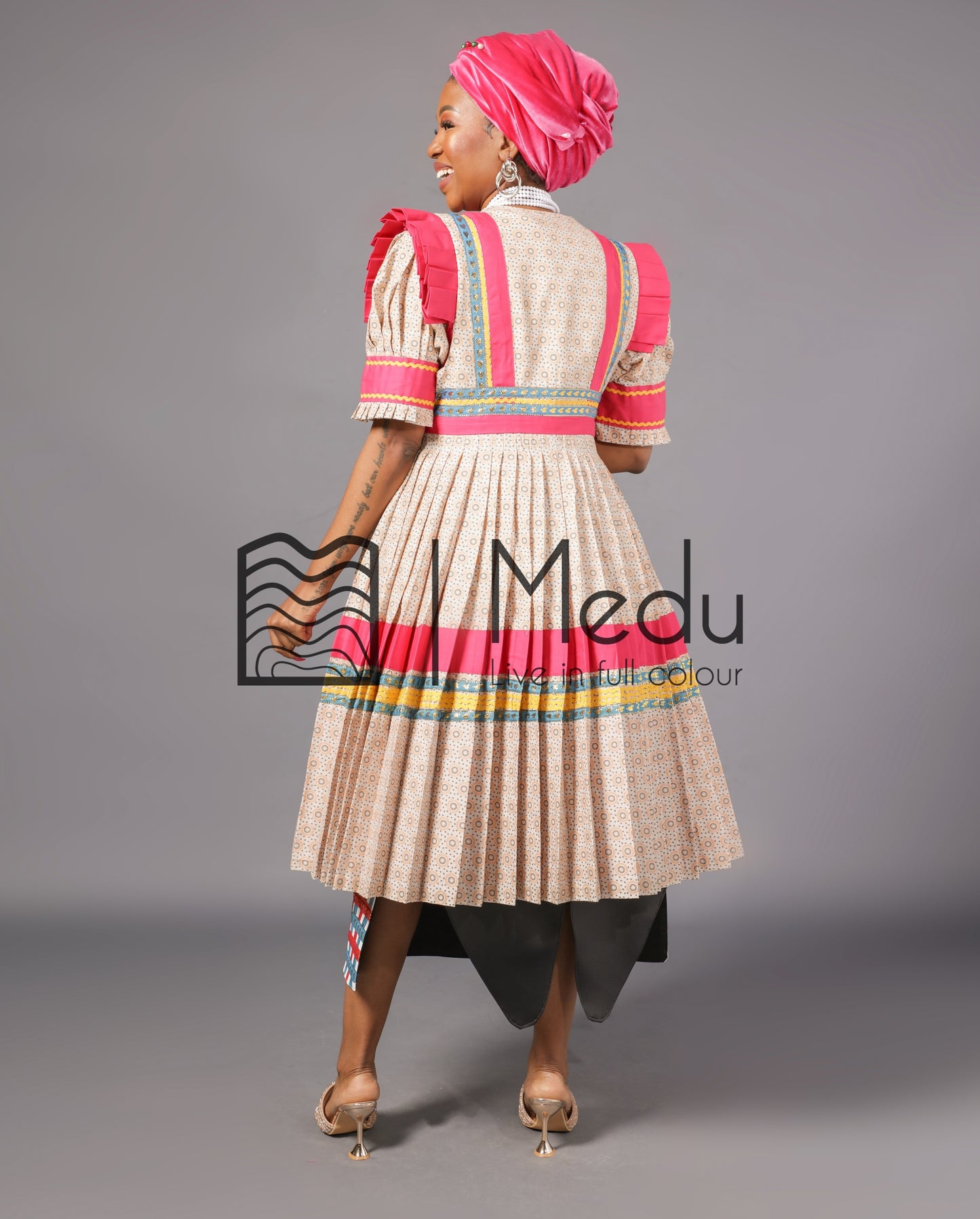 Mologadi Pleated Bridal Set in Pink & Beige