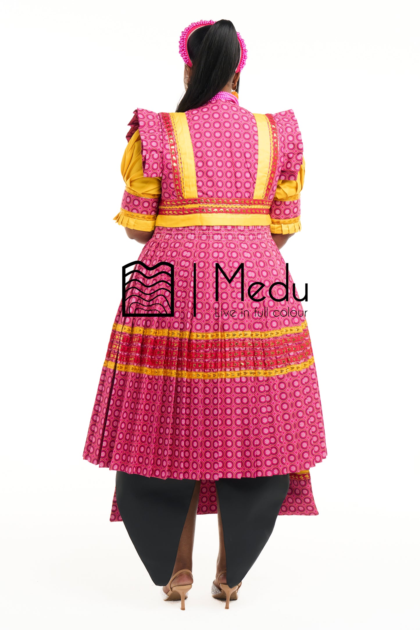 Mologadi Bridal Set in Medu Pink