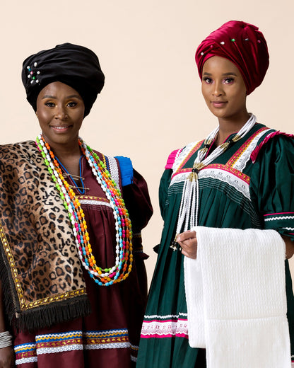 Single line Beads Trimmed with Gold